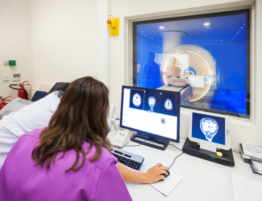 איזו בדיקה מדויקת יותר MRI או אולטרסאונד