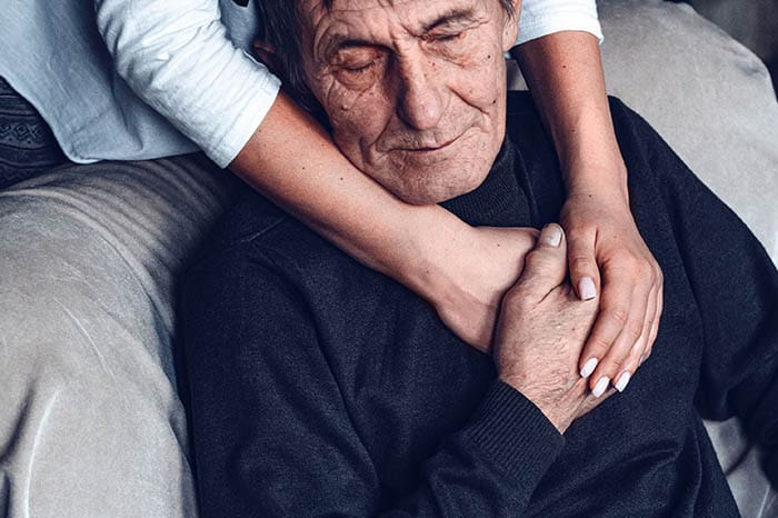 לחצן מצוקה לקשישים